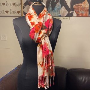 NWOT WOMEN FLORAL SCARF VERY PRETTY MIX COLOR